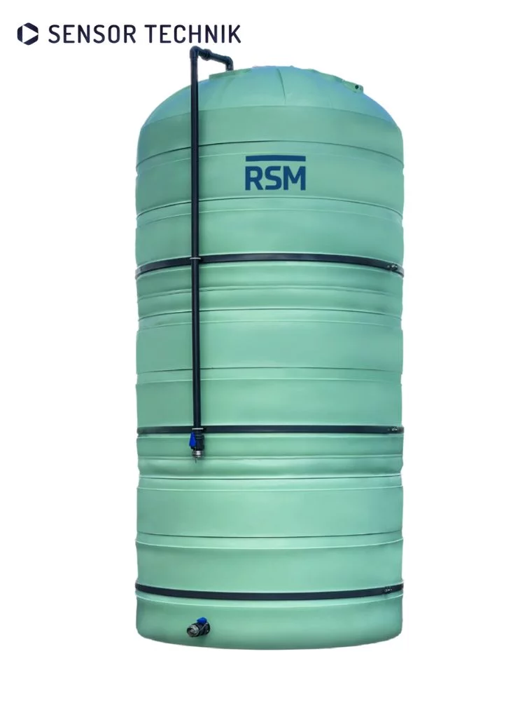 A SENSOR TECHNIK RSM® tartályok átfogó és biztonságos megoldást kínálnak karbamid oldatokon alapuló folyékony műtrágyák (nitrosol, víz) tárolására.